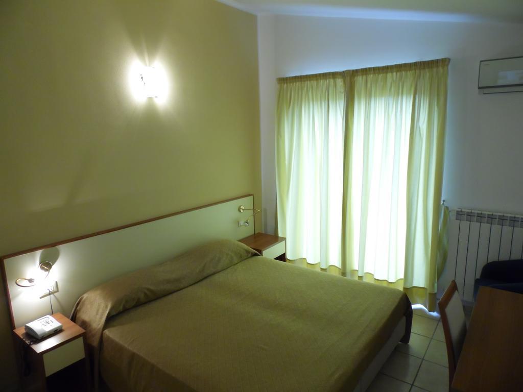 Hotel Ristorante Paradiso Albanella Habitación foto