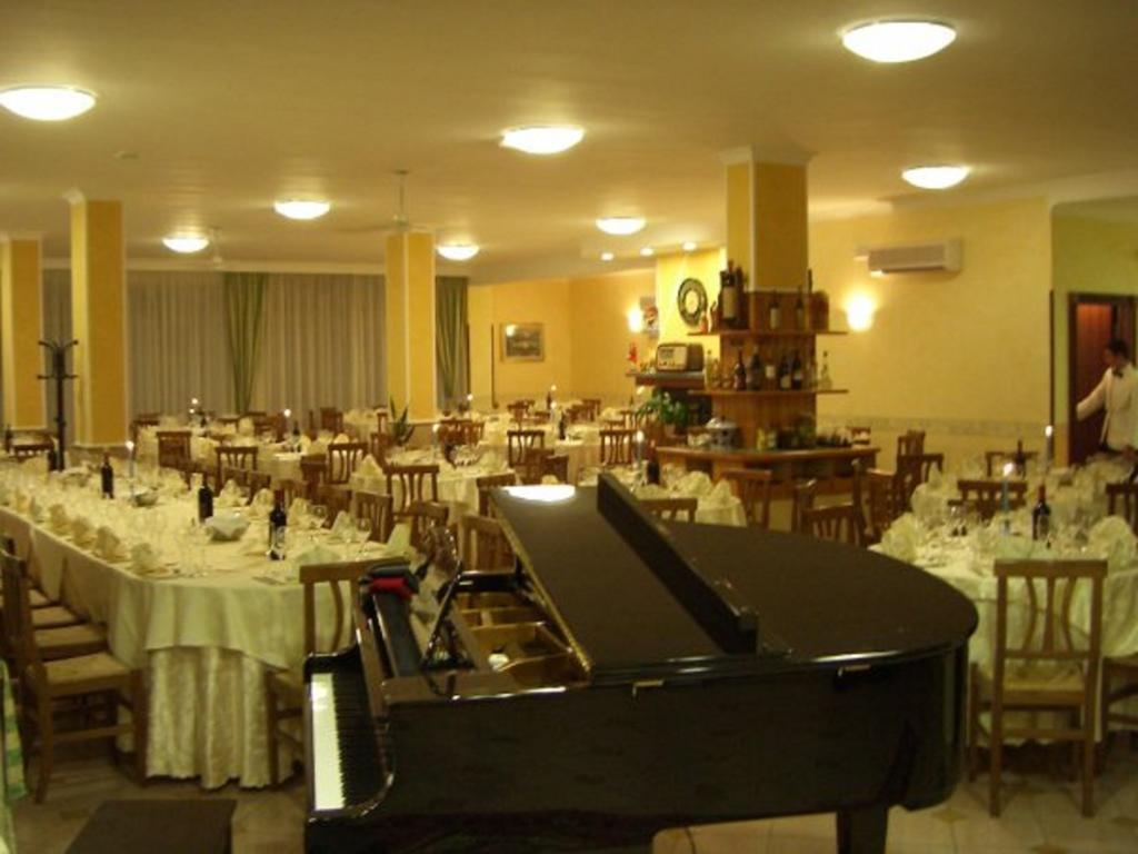 Hotel Ristorante Paradiso Albanella Exterior foto