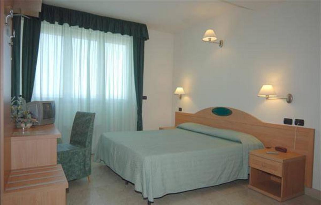 Hotel Ristorante Paradiso Albanella Habitación foto